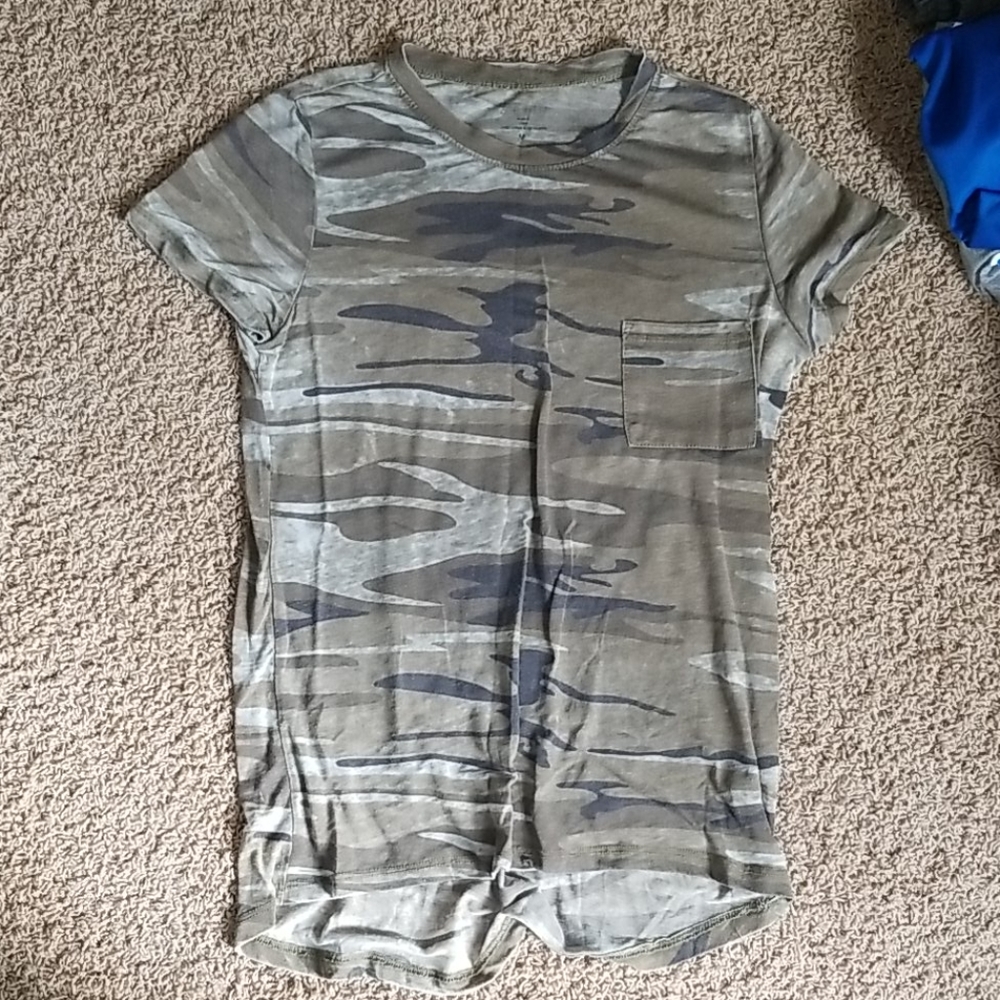 Tee